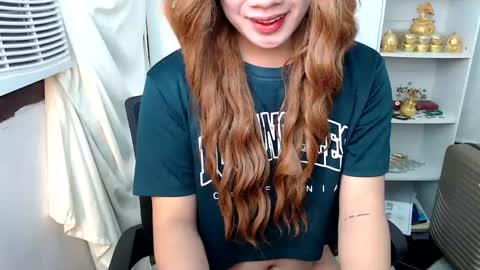 Snapshot of scarletxxxx chatting on 12-19-24, 03:18 Queen Scarlet online show from 12-19-24, 03:18