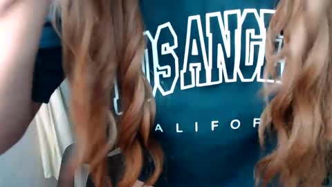 Snapshot of scarletxxxx chatting on 02-03-25, 01:40 Queen Scarlet online show from 02-03-25, 01:40