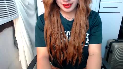 Snapshot of scarletxxxx chatting on 09-15-25, 12:32 Queen Scarlet online show from 09-15-25, 12:32