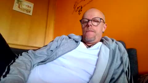 schmuhbaer1 online show from 10-15-25, 10:59