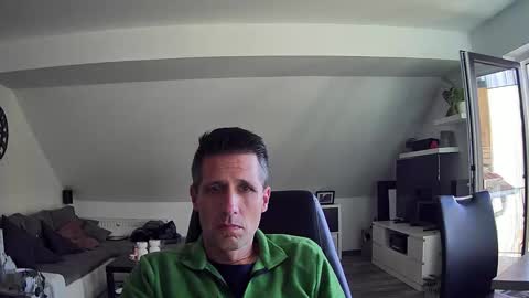 Snapshot of schnuckigeil chatting on 11-04-25, 02:05 Dildomen online show from 11-04-25, 02:05