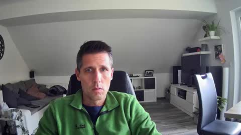 Snapshot of schnuckigeil chatting on 11-05-25, 01:44 Dildomen online show from 11-05-25, 01:44