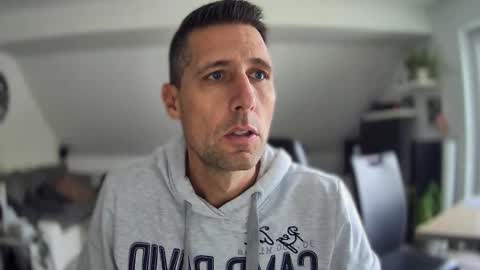 Snapshot of schnuckigeil chatting on 11-19-25, 09:42 Dildomen online show from 11-19-25, 09:42