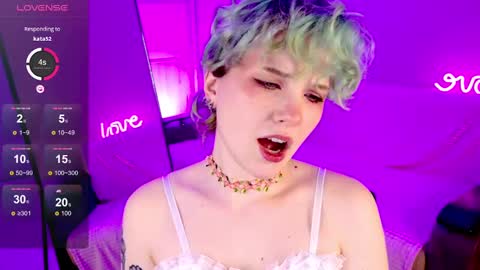 Snapshot of school_love chatting on 01-24-25, 01:36 Rina online show from 01-24-25, 01:36