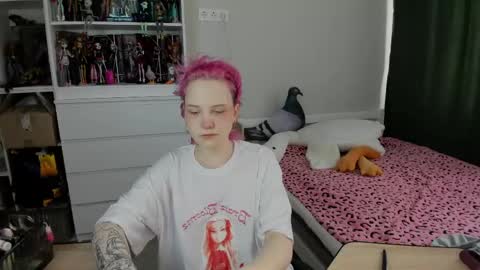 Snapshot of school_love chatting on 03-01-26, 07:10 Rina online show from 03-01-26, 07:10