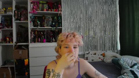 Snapshot of school_love chatting on 04-03-26, 07:06 Rina online show from 04-03-26, 07:06