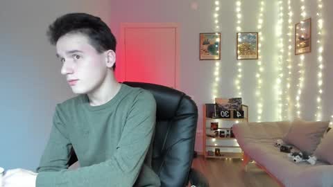 Thomas brunette and Alex blond online show from 12-17-24, 05:18