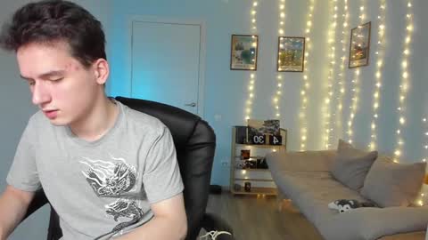 Thomas brunette and Alex blond online show from 12-28-24, 11:52