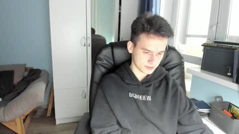 Thomas brunette and Alex blond online show from 11-26-25, 11:22