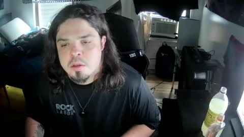 Snapshot of scoobysnaxxxxx chatting on 10-17-25, 03:25 scoobysnaxxxxx online show from 10-17-25, 03:25