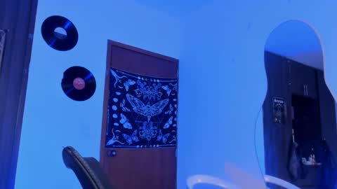 Snapshot of scorpiogyal chatting on 10-25-25, 01:02 Goddess online show from 10-25-25, 01:02