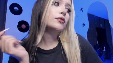 Snapshot of scorpiogyal chatting on 11-10-25, 04:00 Goddess online show from 11-10-25, 04:00