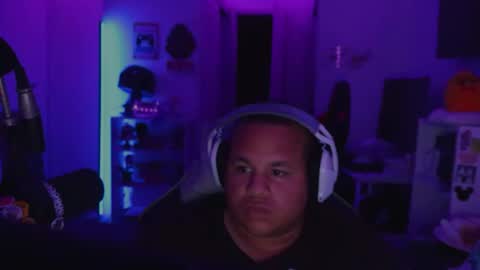 Snapshot of scorpion_boo chatting on 10-24-25, 03:25 scorpion online show from 10-24-25, 03:25