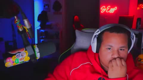 Snapshot of scorpion_boo chatting on 11-19-25, 05:40 scorpion online show from 11-19-25, 05:40