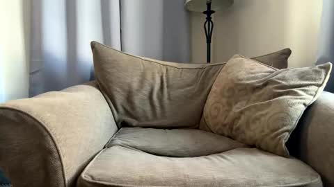 Snapshot of scotsmanx chatting on 02-15-26, 02:14 scotsmanx online show from 02-15-26, 02:14