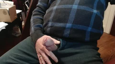 Snapshot of scottbearfun chatting on 01-16-25, 03:56 scottbearfun online show from 01-16-25, 03:56