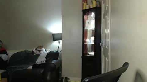 Snapshot of scottsman214 chatting on 01-03-25, 06:46 James online show from 01-03-25, 06:46
