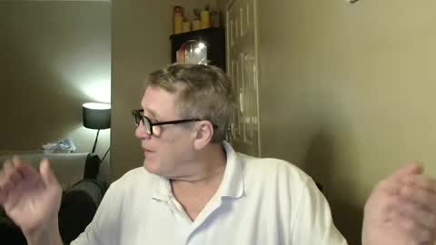 Snapshot of scottsman214 chatting on 01-31-25, 09:59 James online show from 01-31-25, 09:59