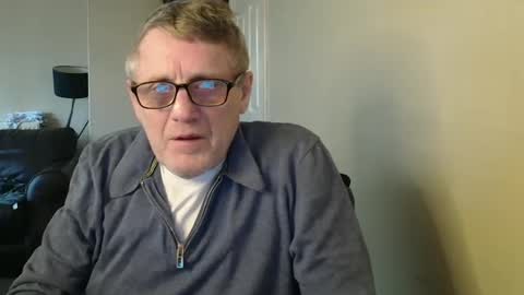 Snapshot of scottsman214 chatting on 02-02-25, 12:13 James online show from 02-02-25, 12:13