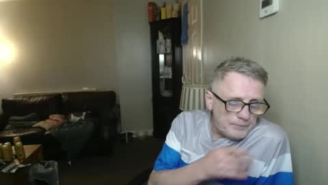 Snapshot of scottsman214 chatting on 09-28-25, 08:36 James online show from 09-28-25, 08:36