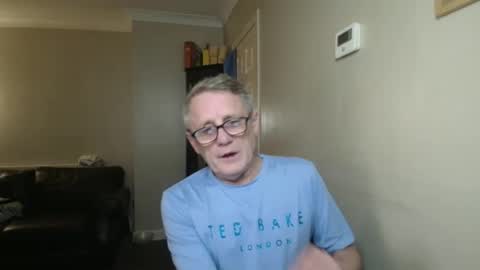 Snapshot of scottsman214 chatting on 11-01-25, 09:50 James online show from 11-01-25, 09:50