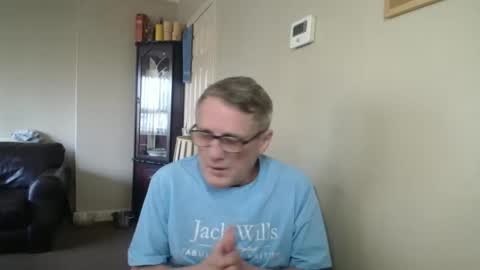 Snapshot of scottsman214 chatting on 11-02-25, 11:01 James online show from 11-02-25, 11:01