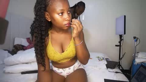 Snapshot of scovia_rael chatting on 03-01-26, 04:53 Scovia online show from 03-01-26, 04:53