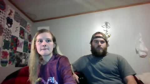 Snapshot of screamingsecrets chatting on 02-12-25, 04:44 screamingsecrets online show from 02-12-25, 04:44