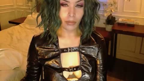 Snapshot of screendoll chatting on 01-18-25, 03:20 screendoll online show from 01-18-25, 03:20