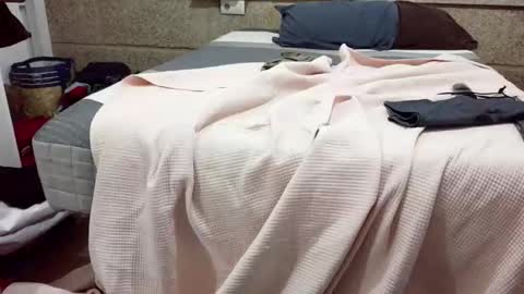 Snapshot of scubi007 chatting on 10-20-25, 05:41 scubi007 online show from 10-20-25, 05:41