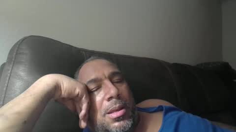 sdblkmale2131 online show from 10-28-25, 03:43