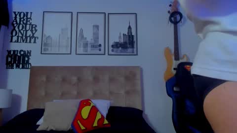 Sean Carrera online show from 11-12-25, 03:07