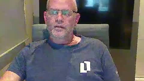 Snapshot of seargents chatting on 11-10-25, 12:59 seargents online show from 11-10-25, 12:59