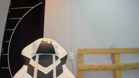 Snapshot of sebastian_0422 chatting on 01-03-25, 11:23 sebastian 0422 online show from 01-03-25, 11:23