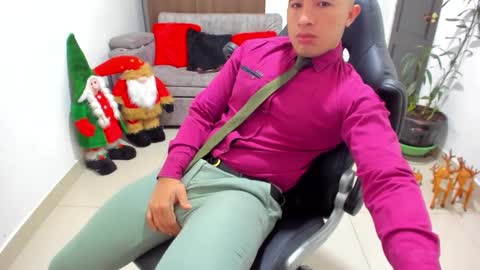 juan  sebastian online show from 12-29-24, 01:38