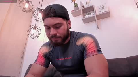 Instagram jeanpaulfit  online show from 01-12-25, 03:39
