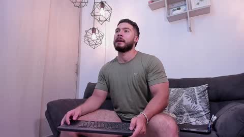 Instagram jeanpaulfit  online show from 02-02-25, 10:49