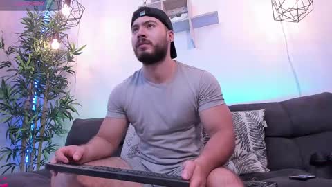 Instagram jeanpaulfit  online show from 03-01-25, 01:51