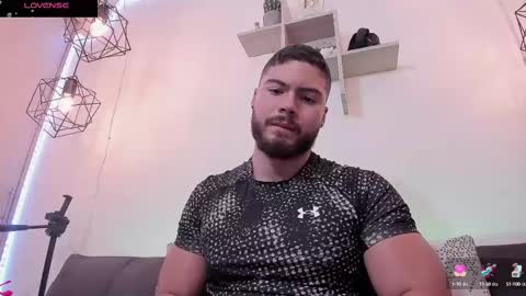 Instagram jeanpaulfit  online show from 03-12-25, 07:59