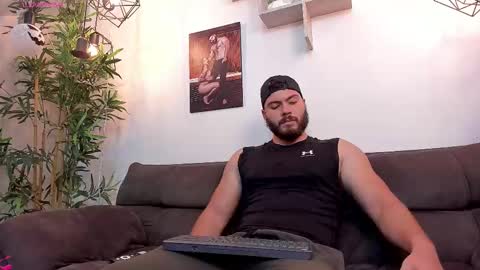 Snapshot of sebastianvilla__ chatting on 10-28-25, 11:07 Instagram jeanpaulfit online show from 10-28-25, 11:07