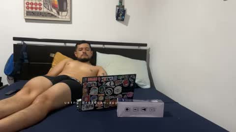 Snapshot of sebaz044 chatting on 10-18-25, 05:10 sebaz044 online show from 10-18-25, 05:10