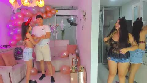 Snapshot of secrethause71605 chatting on 10-27-25, 10:47 NIKOL online show from 10-27-25, 10:47