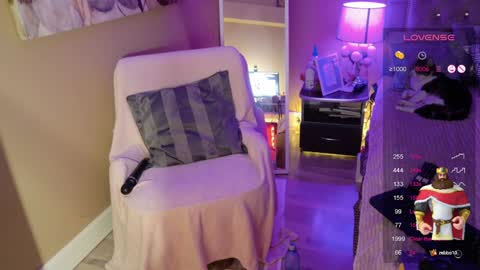 Snapshot of secretmistress01 chatting on 12-29-24, 04:08 Mariot Mery for short ..never call me PET NAMES in FREECHAT mom momy baby or sweety online show from 12-29-24, 04:08