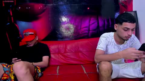 Snapshot of secretpartys chatting on 01-30-25, 02:27 3some HORNY KIMGOOD GIRL LOOKING TO EXPERIENCE ALL KINDS OF SHOW online show from 01-30-25, 02:27