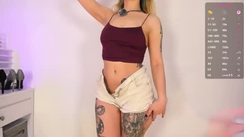 Snapshot of seductive_ava chatting on 09-11-25, 05:51 Ava online show from 09-11-25, 05:51