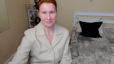 seductive_foxy_ online show from 09-30-25, 02:27