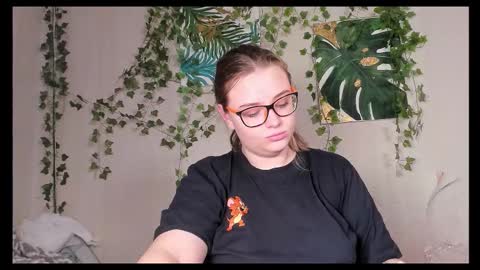 seductive_she_wolf online show from 10-20-25, 12:49