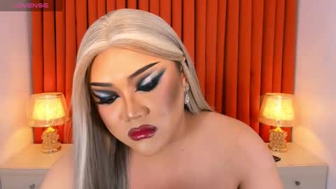 Snapshot of seductivelolalola chatting on 02-27-25, 12:21 Natalie Mefford online show from 02-27-25, 12:21