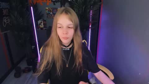 Snapshot of selen_hells_weet chatting on 09-12-25, 05:46 Selena online show from 09-12-25, 05:46