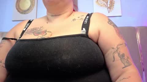 Selena online show from 10-09-25, 11:19